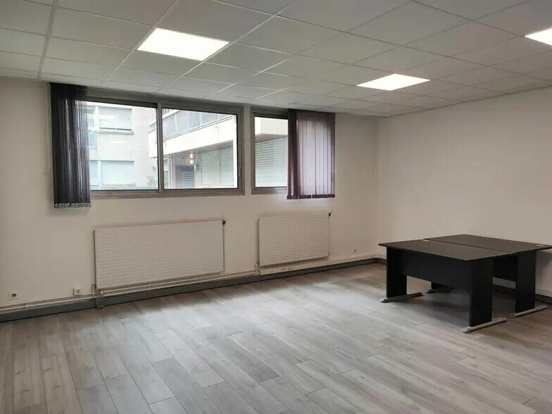 Bureau dans Paris à louer - Photo de l’immeuble – Image 2 sur 12