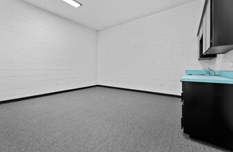 2008 W Dorothea Ave, Visalia, CA à louer Photo intérieure– Image 2 sur 2