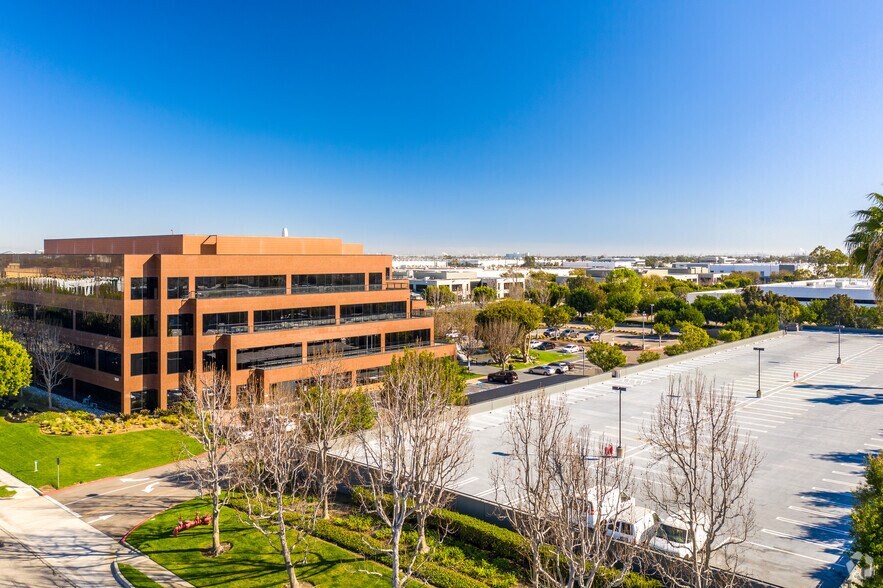 2050 W 190th St, Torrance, CA à louer - Photo de l’immeuble – Image 3 sur 10