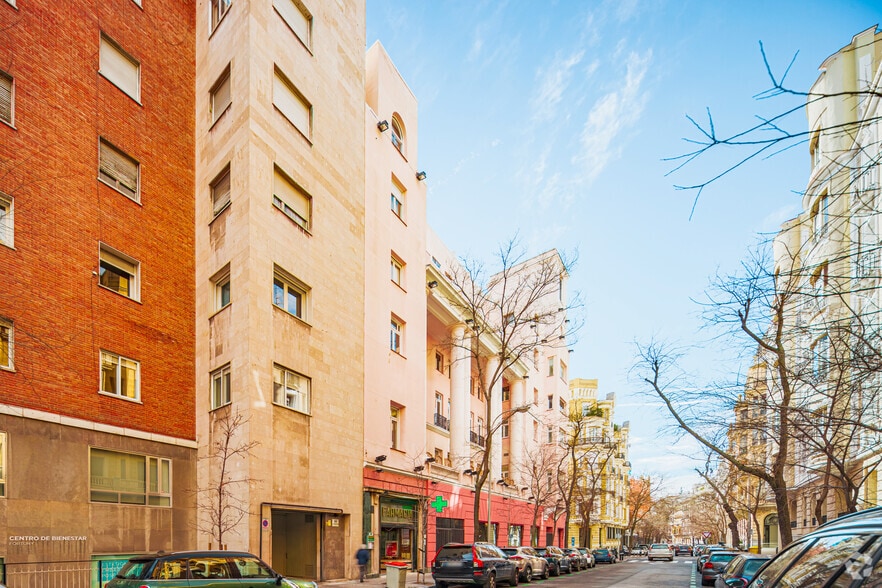 Calle Marqués Riscal, 11, Madrid, Madrid à louer - Photo de l’immeuble – Image 2 sur 4