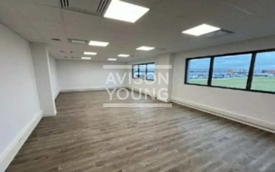 Local d’activités dans Le Thillay à louer - Photo intérieure – Image 3 sur 3