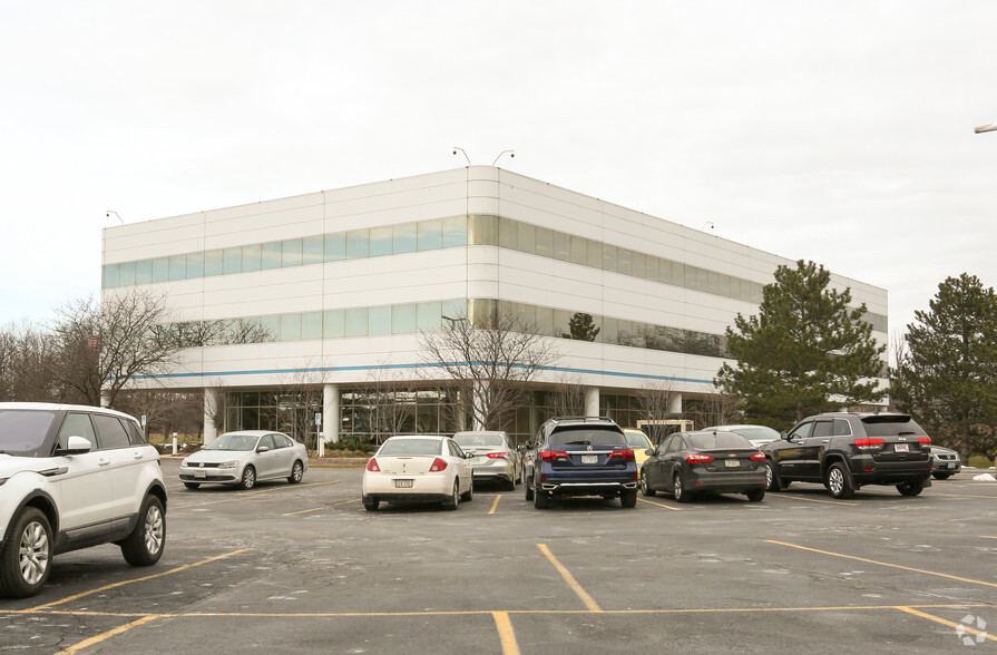 31500 Solon Rd, Solon, OH à louer - Photo de l’immeuble – Image 3 sur 14