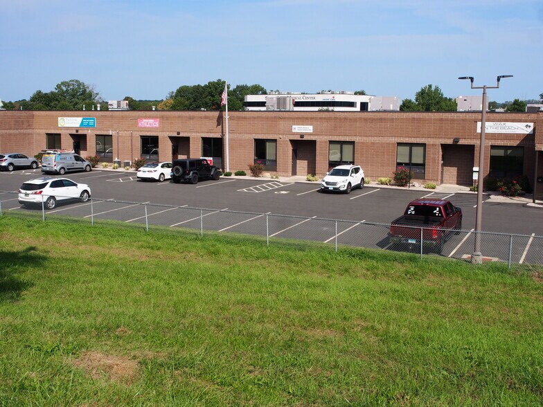 9 Business Park Dr, Branford, CT à vendre - Photo de l’immeuble – Image 2 sur 16