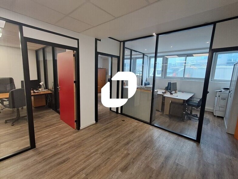 Bureau dans Nanterre à louer - Photo intérieure – Image 1 sur 4