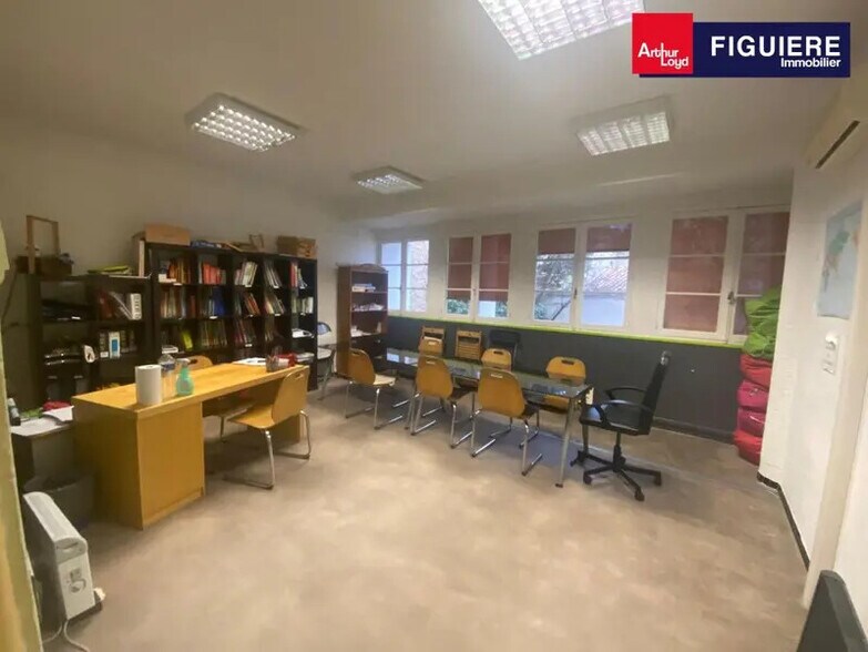 Bureau dans Salon-de-Provence à louer - Photo de l’immeuble – Image 1 sur 14
