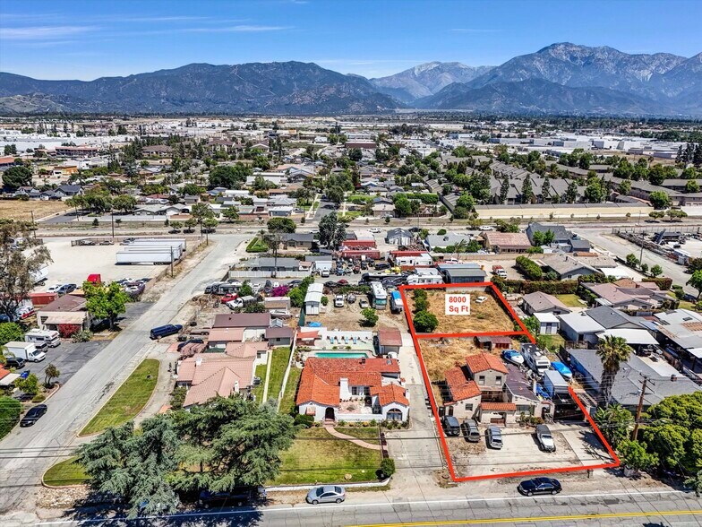 1871 W 9th St, Upland, CA à vendre - Aérien – Image 1 sur 4