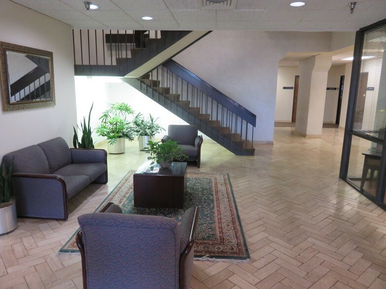 5608 Malvey Ave, Fort Worth, TX à louer - Hall d’entrée – Image 2 sur 7