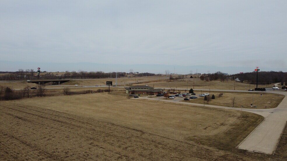 3 Commercial Dr, Riverside, IA à vendre - Photo de l’immeuble – Image 2 sur 5