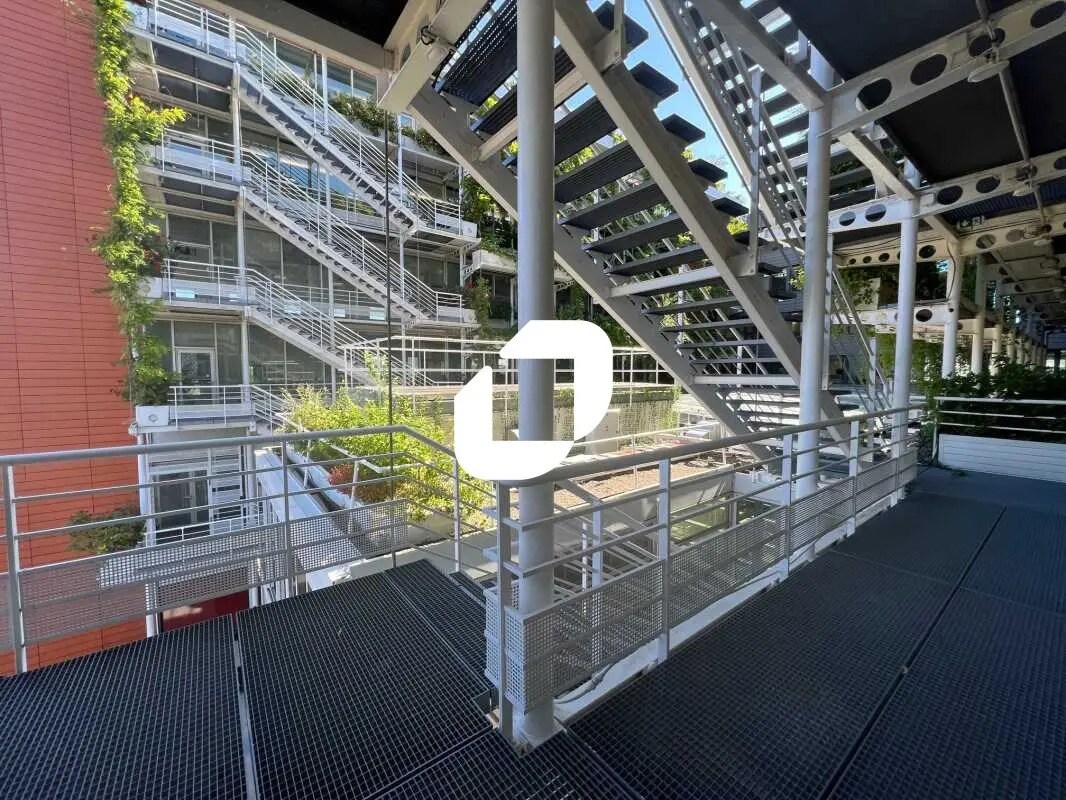 Bureau dans Aubervilliers à louer Photo de l’immeuble– Image 1 sur 15