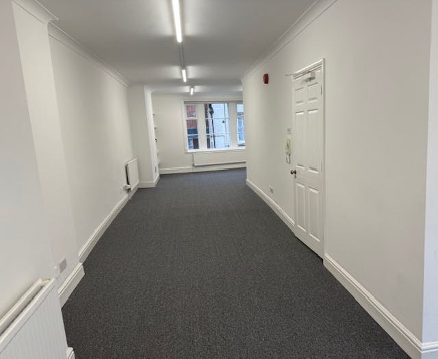 34 Jewry St, Winchester à louer - Photo de l’immeuble – Image 2 sur 10
