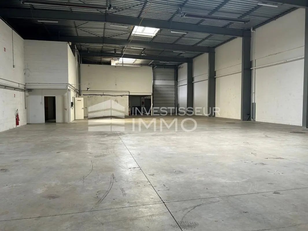 Local d’activités dans Massy à louer Photo de l’immeuble– Image 1 sur 6