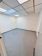 2109 London Line, Sarnia, ON à louer Photo intérieure– Image 2 sur 7