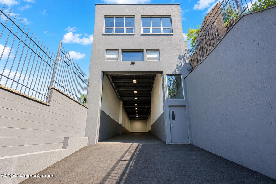 16 Concord Pl, Staten Island, NY à vendre - Photo de l’immeuble – Image 3 sur 26