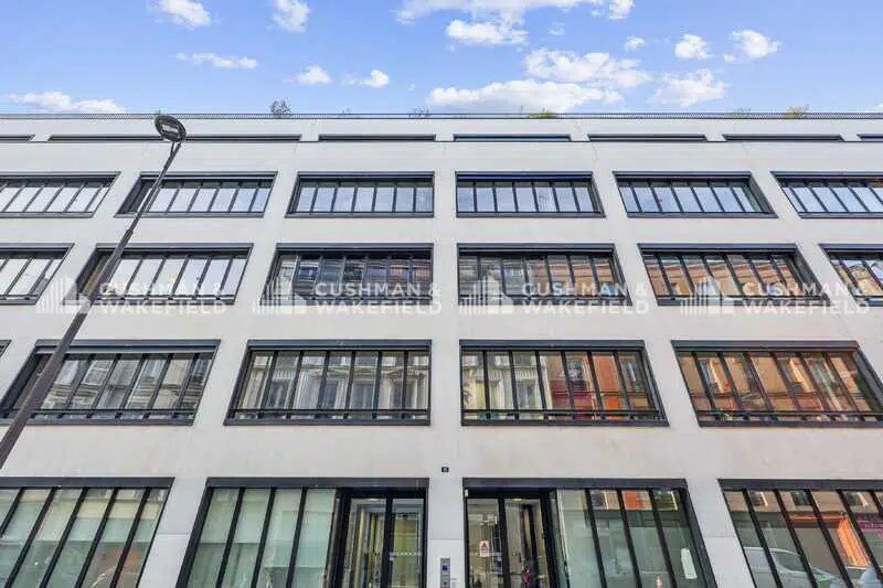 13 Rue Moreau, Paris à louer - Photo de l’immeuble – Image 2 sur 6