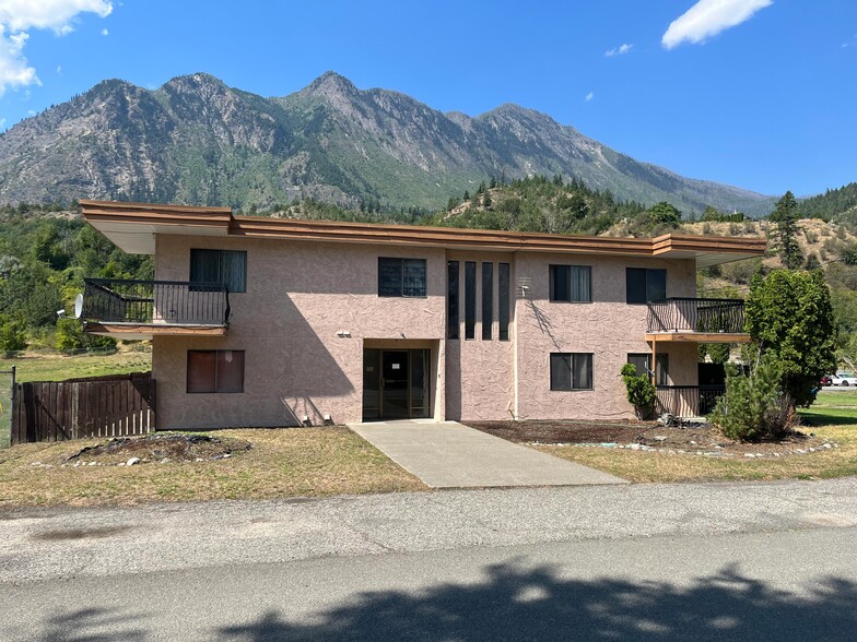 1131-1151 Murray St, Lillooet, BC à vendre - Photo de l’immeuble – Image 2 sur 13