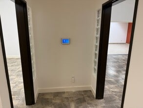 6949 La Tijera Blvd, Los Angeles, CA à louer Photo intérieure– Image 2 sur 5