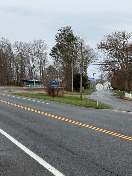 127 E High St, East Hampton, CT à vendre - Photo de l’immeuble – Image 3 sur 3