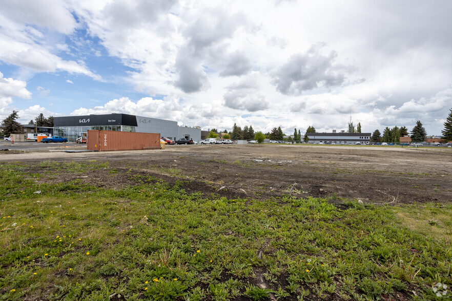 2929 50 Av, Red Deer, AB à vendre - Photo principale – Image 1 sur 4