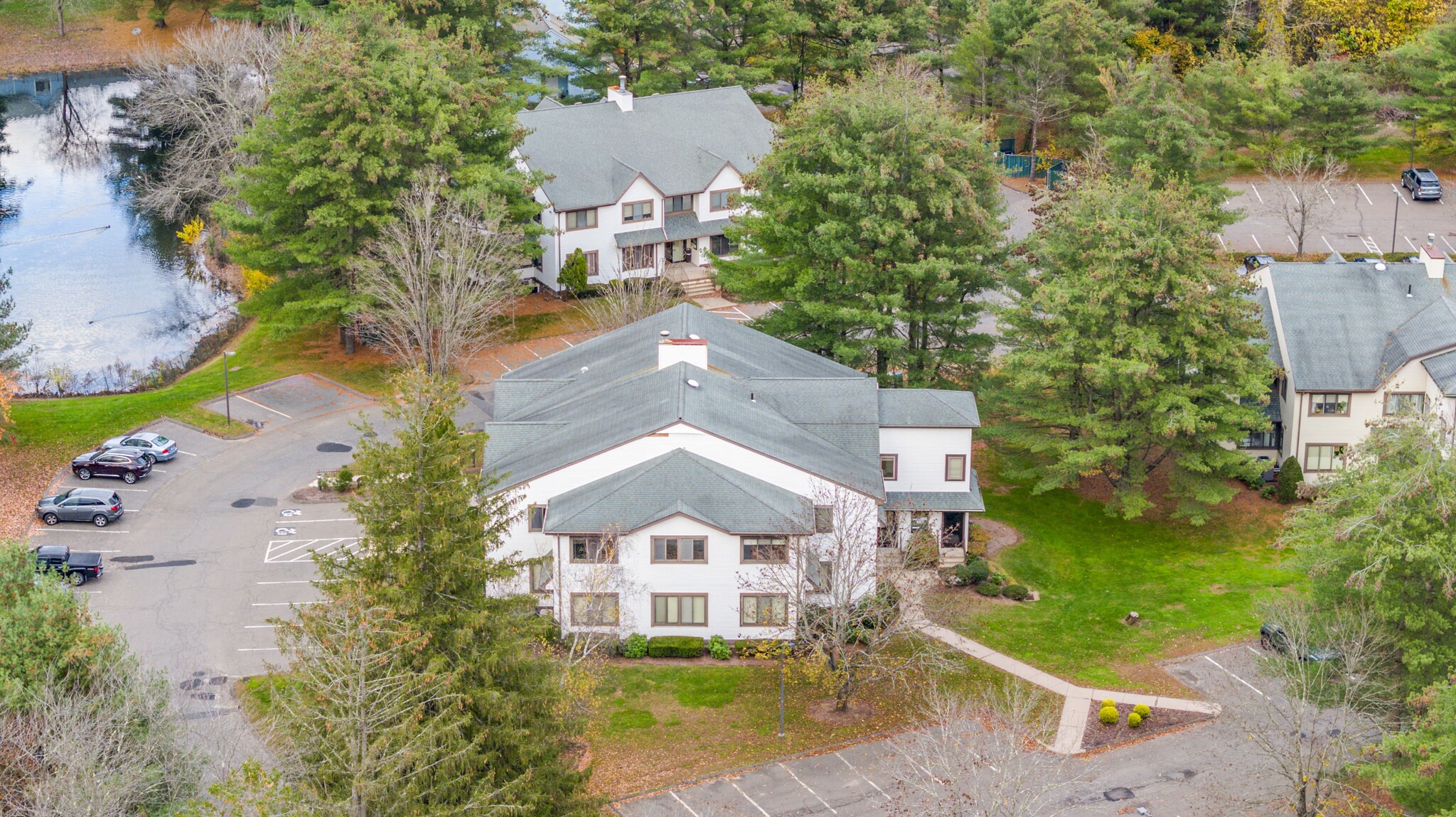 2 Forest Park Dr, Farmington, CT à louer Photo de l’immeuble– Image 1 sur 2