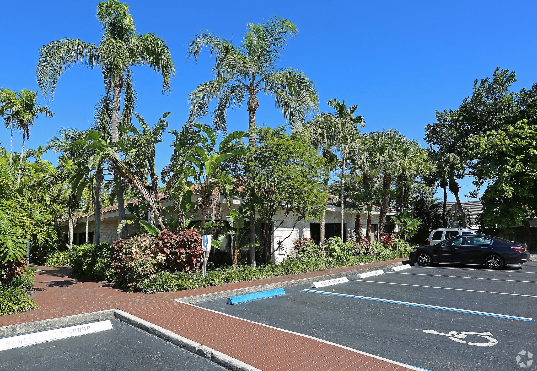 7315 SW 87th Ave, Miami, FL à louer Photo principale– Image 1 sur 9