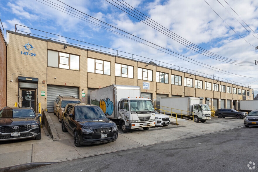 147-29 182nd St, Jamaica, NY à louer - Photo principale – Image 1 sur 4
