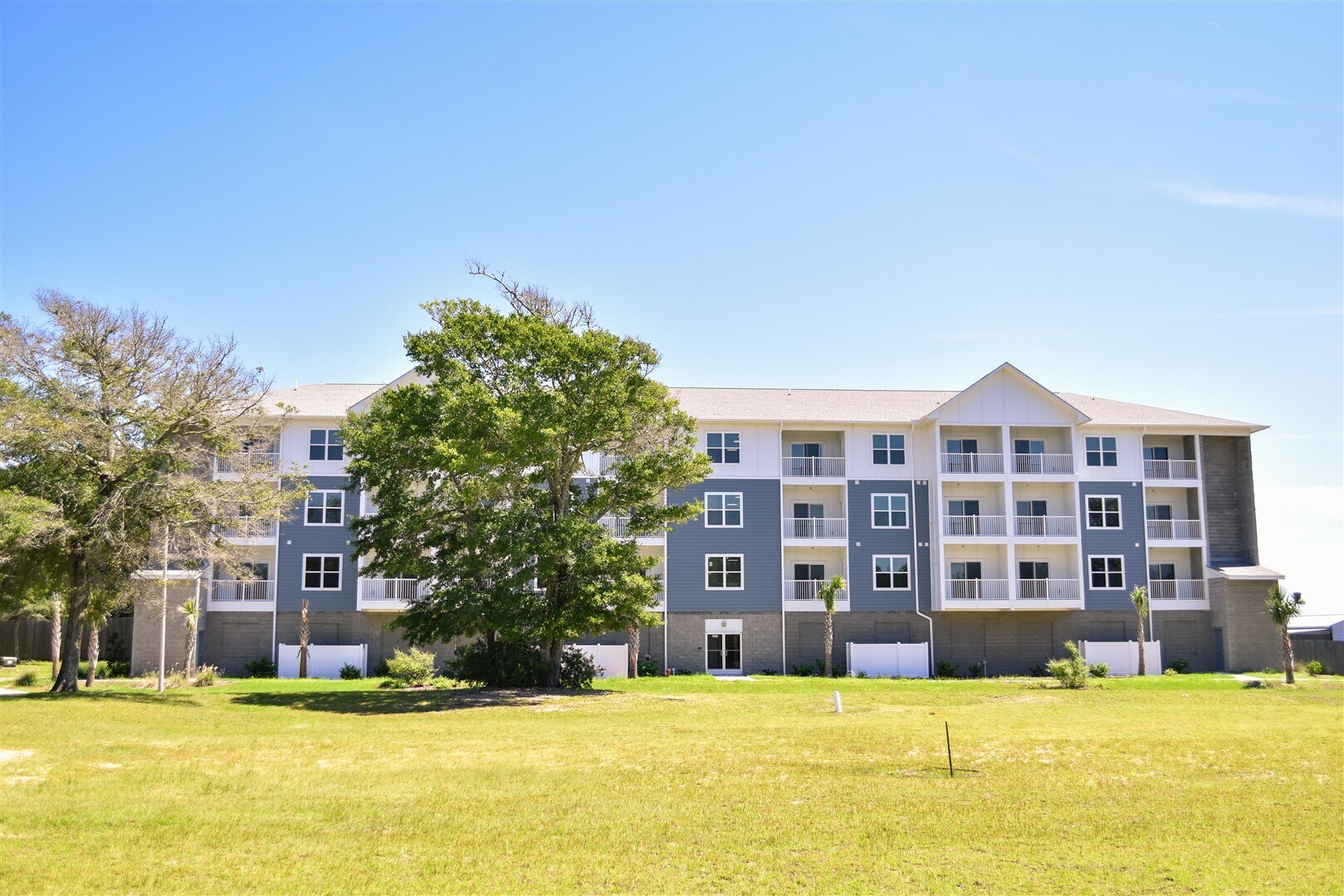 2272 Dolphin Shores Dr SW, Supply, NC à vendre Photo de l’immeuble– Image 1 sur 20