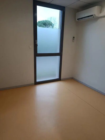 Bureau dans La Roche-Vineuse à louer - Photo intérieure – Image 2 sur 8