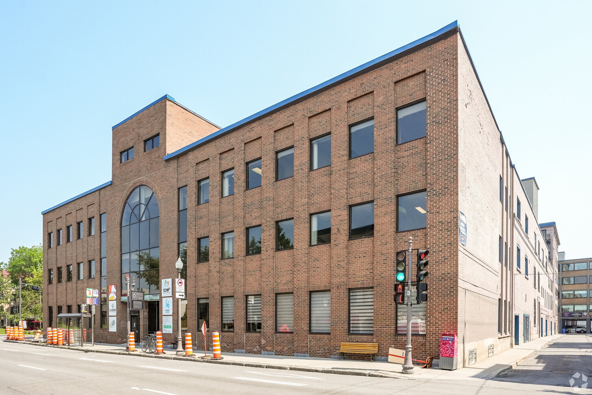 265 Rue De La Couronne, Québec, QC à louer Photo principale– Image 1 sur 3