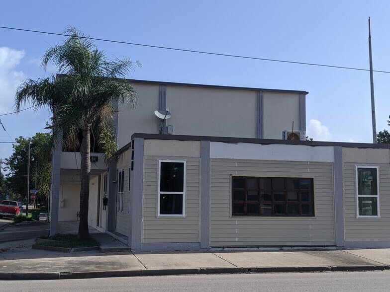 200 E Texas Ave, Baytown, TX à louer - Photo de l’immeuble – Image 3 sur 28