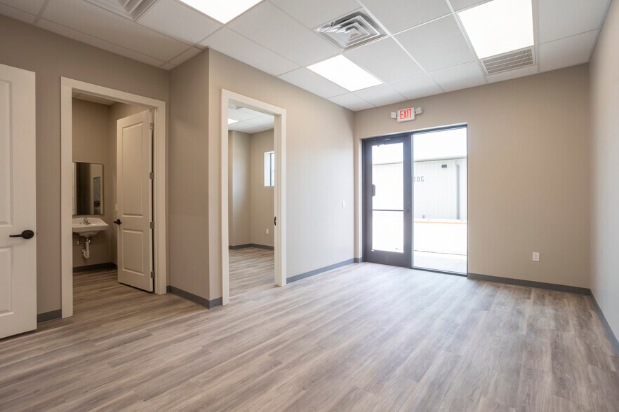 6451 Silver Saddle Rd, Fort Worth, TX à louer - Photo de l’immeuble – Image 3 sur 10