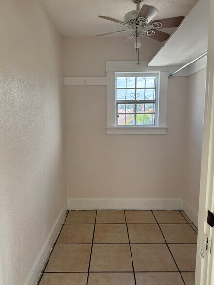 928 S Breed St, Los Angeles, CA à vendre - Photo de l’immeuble – Image 3 sur 67