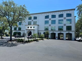 Plus de détails pour 3838 Tamiami Trl N, Naples, FL - Bureau à louer