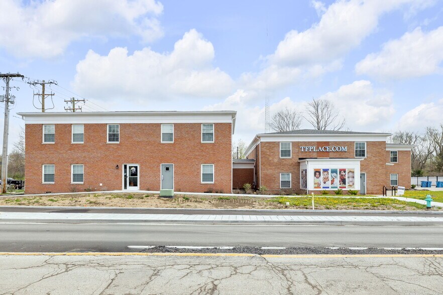 10455-10499 N College Ave, Carmel, IN à vendre - Photo principale – Image 1 sur 52