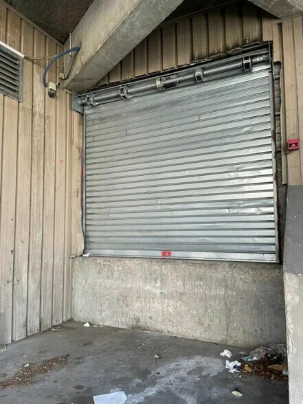 Local d’activités dans Aubervilliers à louer - Photo de l’immeuble – Image 3 sur 9