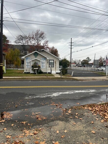 300 Church St, Belford, NJ à vendre - Photo de l’immeuble – Image 1 sur 1