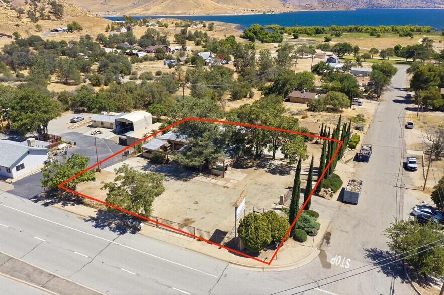 1 Lakeview Dr, Wofford Heights, CA à vendre - Photo principale – Image 1 sur 35