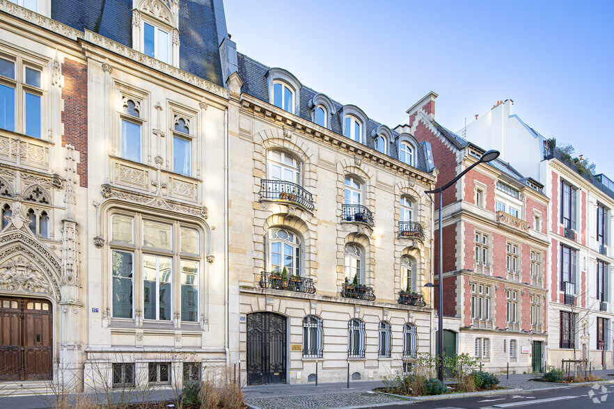 Bureau dans Paris à louer - Photo de l’immeuble – Image 2 sur 2