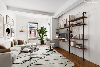 Plus de détails pour 6861 Yellowstone Blvd, Flushing, NY - Logement à vendre