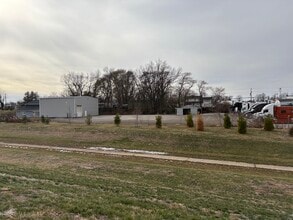 1560 S Pennsylvania Ave, Morrisville, PA à louer Photo de l’immeuble– Image 1 sur 2