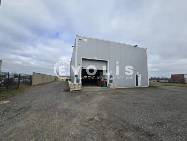 Plus de détails pour Local d'activités à louer