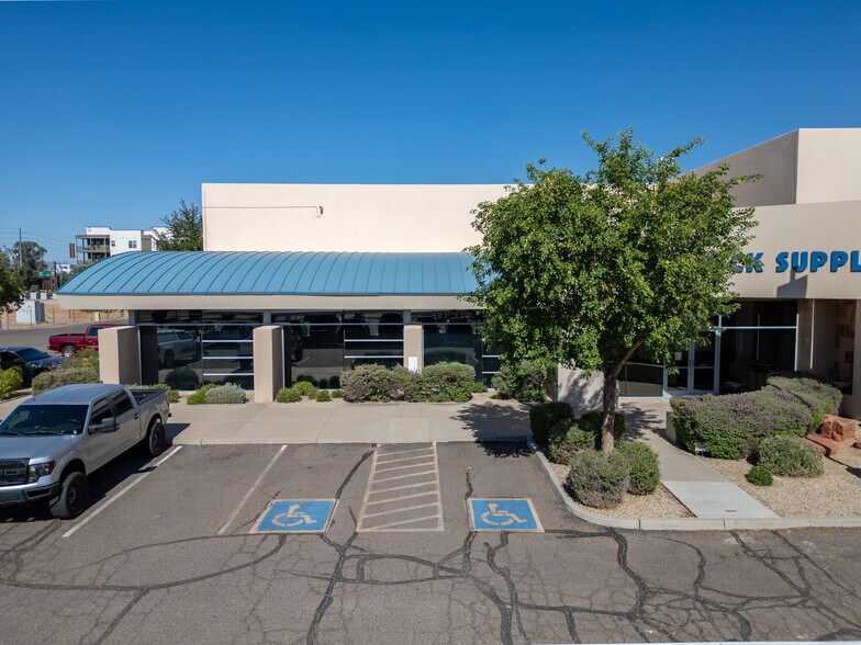 2150 E Rio Salado Pky, Tempe, AZ à louer - Photo de l’immeuble – Image 2 sur 8