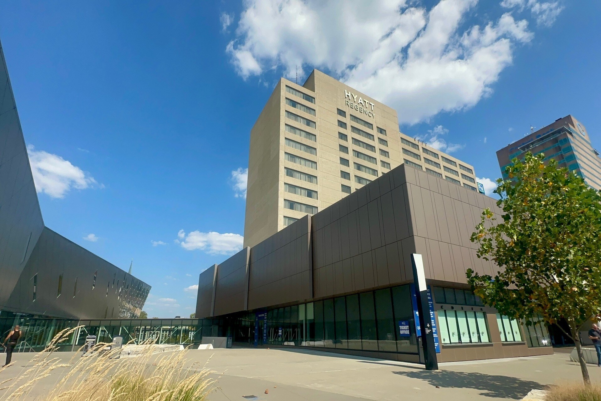 401 W High St, Lexington, KY à louer Photo de l’immeuble– Image 1 sur 7