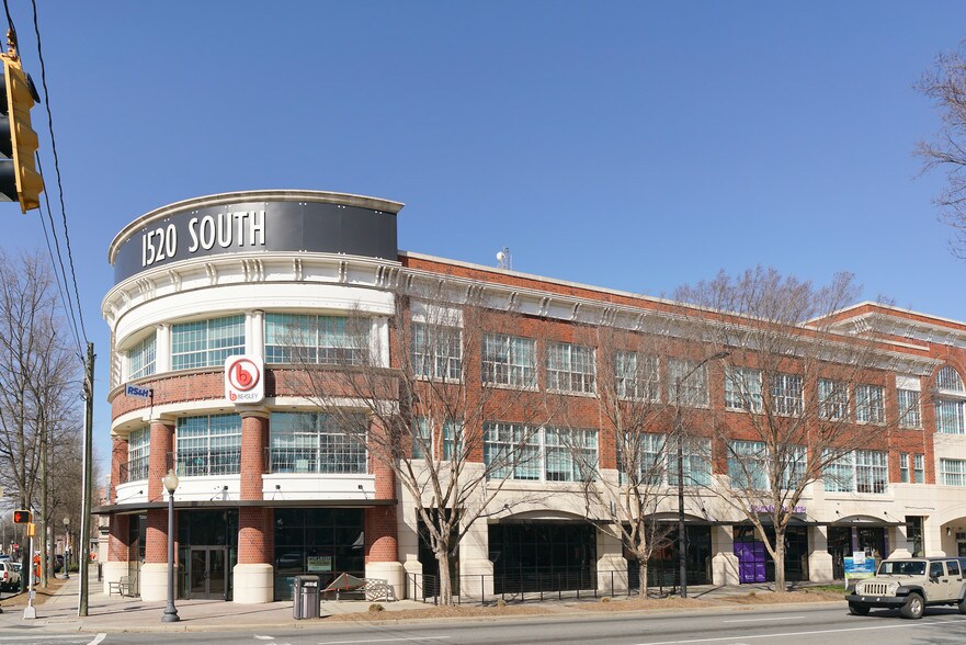 1520 South Blvd, Charlotte, NC à louer - Photo de l’immeuble – Image 2 sur 12