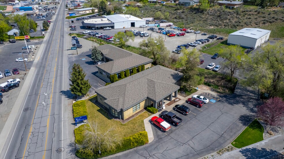 Fully Leased 3 Building Portfolio portefeuille de 3 biens à vendre sur LoopNet.fr - Photo principale – Image 1 sur 13