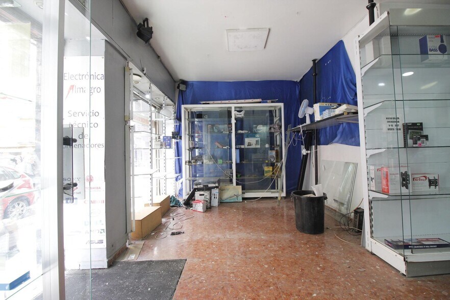 Local commercial dans Granada, Granada à louer - Photo intérieure – Image 3 sur 19