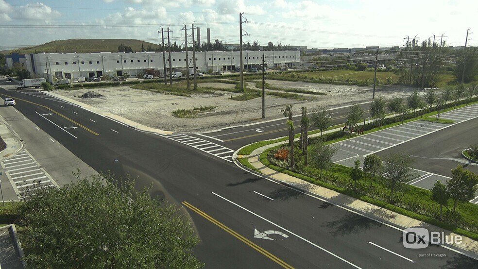 6175 NW 102nd Ave, Doral, FL à vendre - Photo principale – Image 2 sur 7