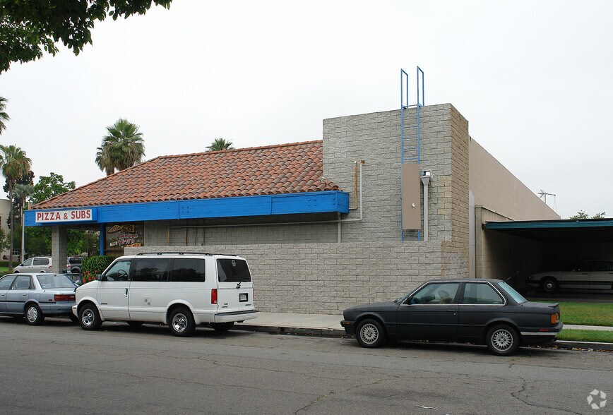 870-888 W Lincoln Ave, Anaheim, CA à louer - Photo de l’immeuble – Image 3 sur 4