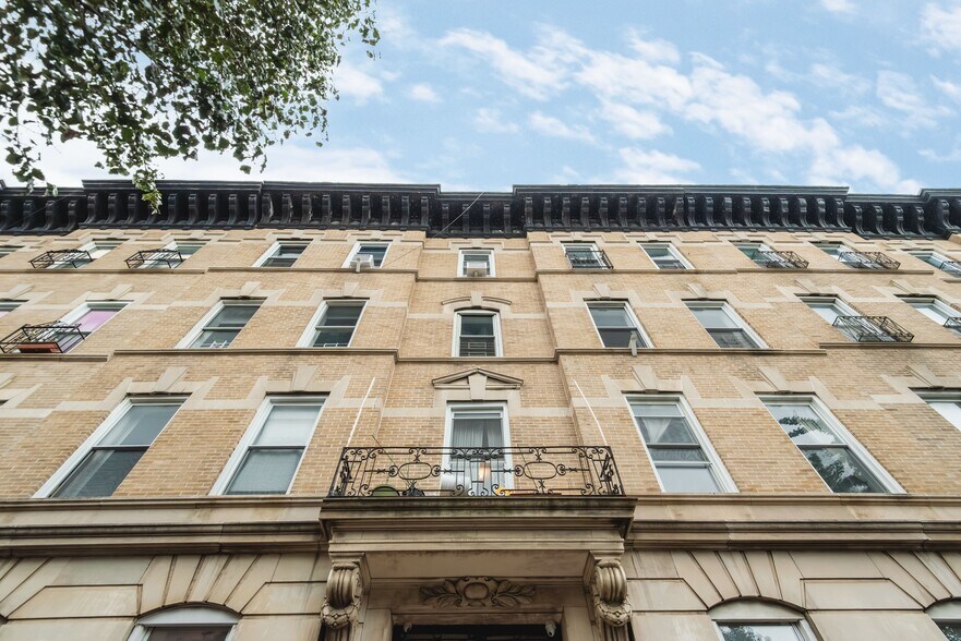 387 Clinton St, Brooklyn, NY à vendre - Photo de l’immeuble – Image 3 sur 39
