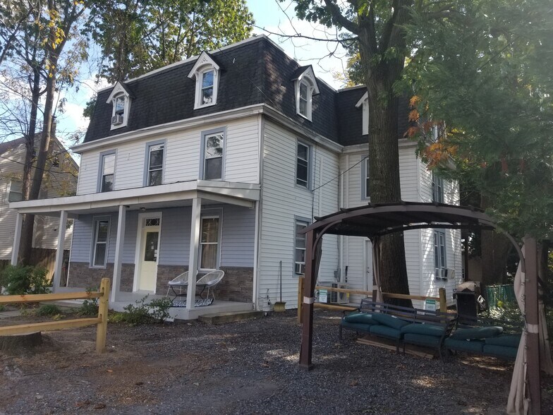 212 Warren St, Beverly, NJ à vendre - Photo de l’immeuble – Image 3 sur 14