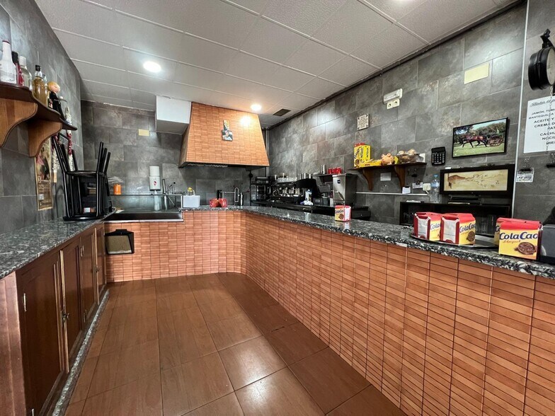 Local commercial dans Cáceres à vendre - Photo de l’immeuble – Image 2 sur 12